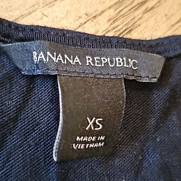 Banana Republic size XS v neck blouse - Picture 2 of 5